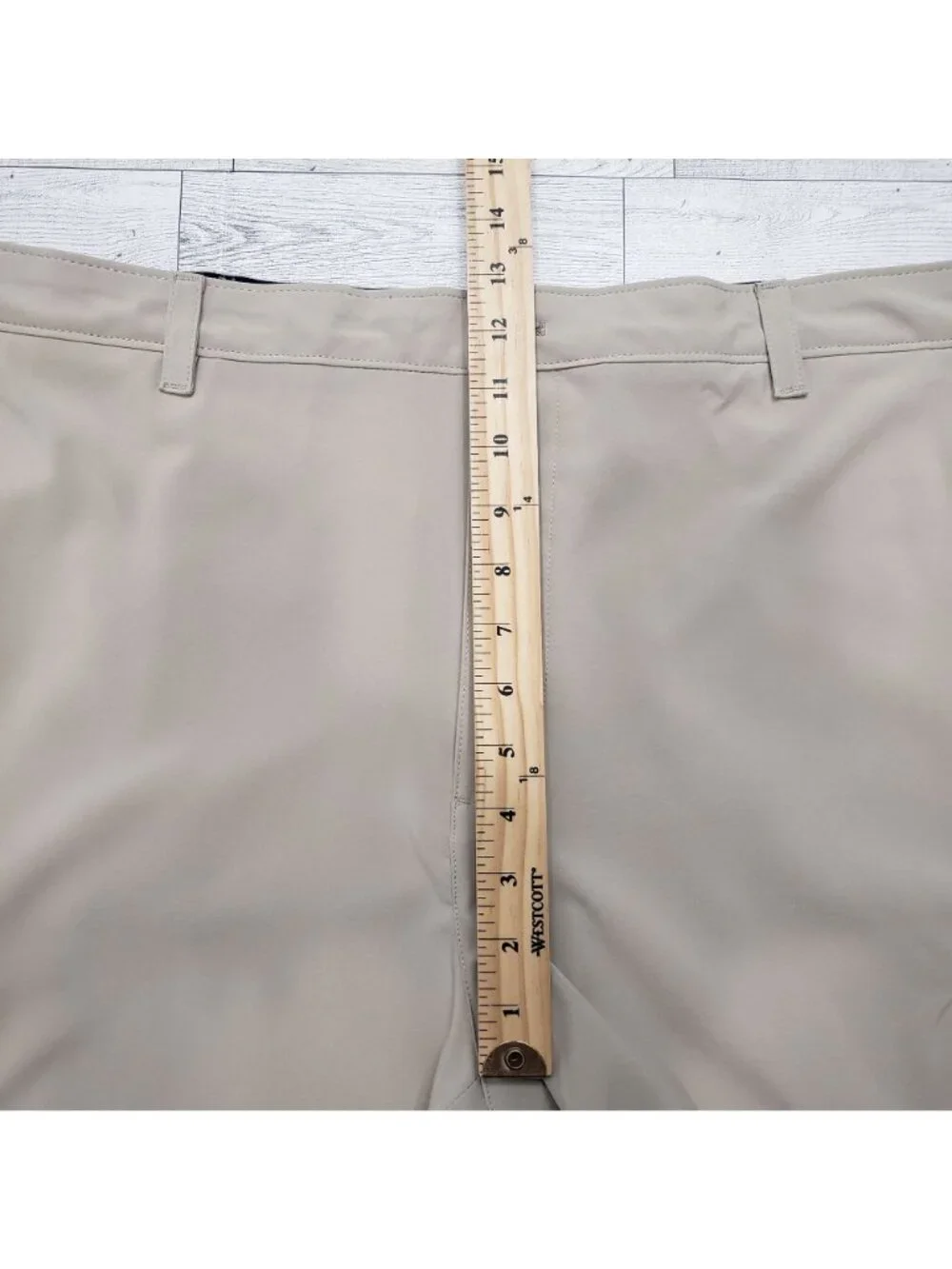 Izod Golf Cargo Shorts Swing Flex 9" Stretch 6 Pocket Khaki Mens Size 42 NWT $70 - Picture 10 of 10